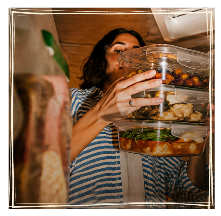 Fi Akla food service